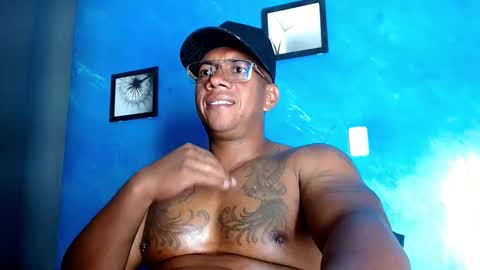 Snapshot of tom_miller chatting on October 18, 2025, 1:41 am Tom Miller online show from October 18, 2025, 1:41 am