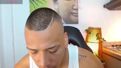 Snapshot of tom_muscle1 chatting on January 11, 2025, 12:18 pm Tom muscle1 online show from January 11, 2025, 12:18 pm