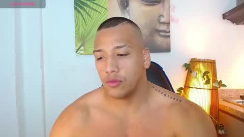 Snapshot of tom_muscle1 chatting on January 11, 2025, 3:42 pm Tom muscle1 online show from January 11, 2025, 3:42 pm