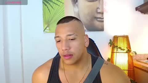 Snapshot of tom_muscle1 chatting on January 22, 2025, 6:10 pm Tom muscle1 online show from January 22, 2025, 6:10 pm