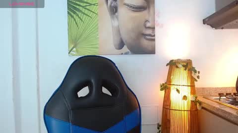 Snapshot of tom_muscle1 chatting on February 6, 2025, 11:54 am Tom muscle1 online show from February 6, 2025, 11:54 am