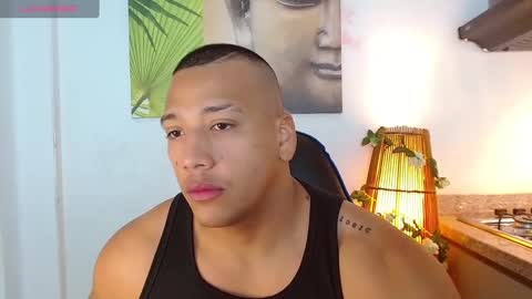 Snapshot of tom_muscle1 chatting on February 9, 2025, 3:12 pm Tom muscle1 online show from February 9, 2025, 3:12 pm