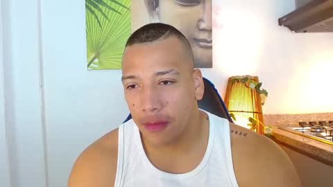 Snapshot of tom_muscle1 chatting on February 14, 2025, 11:53 am Tom muscle1 online show from February 14, 2025, 11:53 am