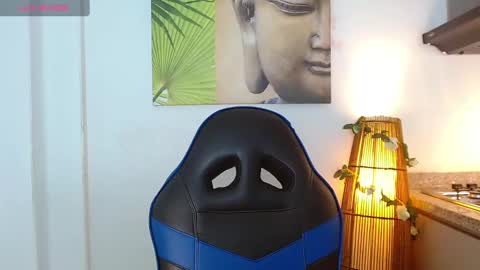 Snapshot of tom_muscle1 chatting on February 16, 2025, 6:21 pm Tom muscle1 online show from February 16, 2025, 6:21 pm