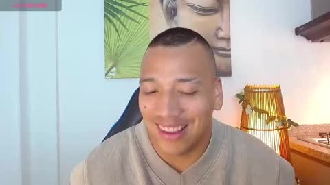 Snapshot of tom_muscle1 chatting on March 6, 2025, 6:05 pm Tom muscle1 online show from March 6, 2025, 6:05 pm