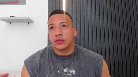 Snapshot of tom_muscle1 chatting on September 11, 2025, 12:05 pm Tom muscle1 online show from September 11, 2025, 12:05 pm