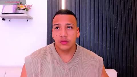 Snapshot of tom_muscle1 chatting on October 8, 2025, 12:03 pm Tom muscle1 online show from October 8, 2025, 12:03 pm