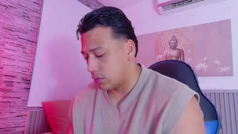 Tom muscle1 online show from March 18, 2026, 11:57 am