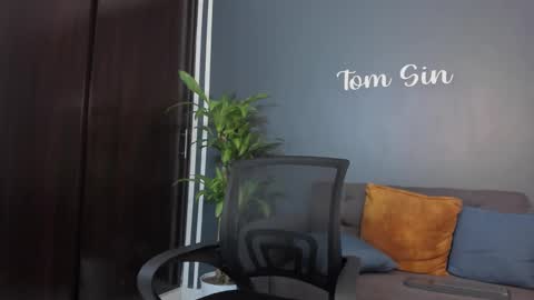 Snapshot of tom_sin_ chatting on December 31, 2024, 6:57 pm Tom Sin online show from December 31, 2024, 6:57 pm