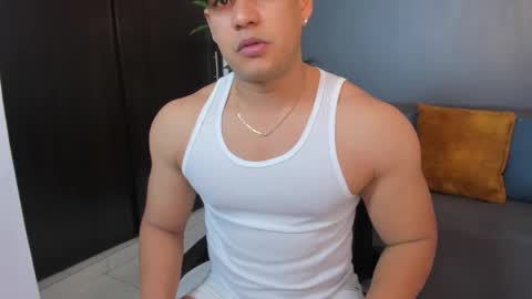 Snapshot of tom_sin_ chatting on January 28, 2025, 9:08 pm Tom Sin online show from January 28, 2025, 9:08 pm