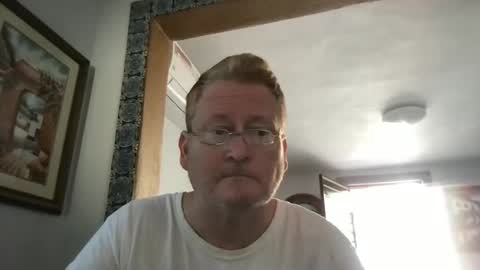 Snapshot of tomascausa chatting on December 3, 2024, 5:55 pm Hola online show from December 3, 2024, 5:55 pm