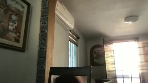 Snapshot of tomascausa chatting on December 31, 2024, 5:07 pm Hola online show from December 31, 2024, 5:07 pm