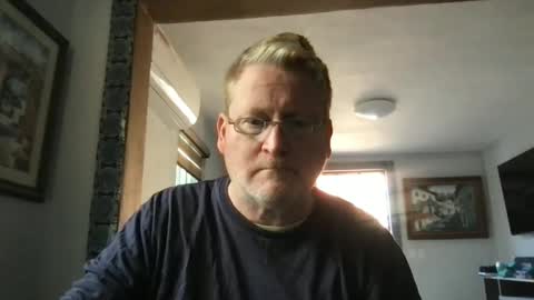 Snapshot of tomascausa chatting on January 14, 2025, 10:02 pm Hola online show from January 14, 2025, 10:02 pm