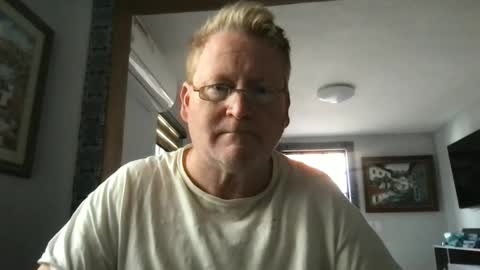 Snapshot of tomascausa chatting on January 16, 2025, 5:12 pm Hola online show from January 16, 2025, 5:12 pm