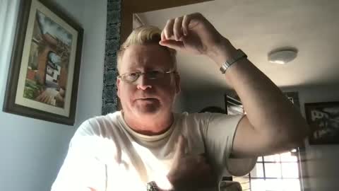 Snapshot of tomascausa chatting on January 21, 2025, 9:04 pm Hola online show from January 21, 2025, 9:04 pm