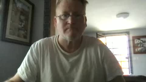 Snapshot of tomascausa chatting on February 6, 2025, 11:58 pm Hola online show from February 6, 2025, 11:58 pm