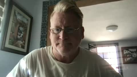 Snapshot of tomascausa chatting on February 12, 2025, 9:22 pm Hola online show from February 12, 2025, 9:22 pm