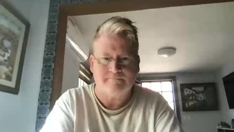 Snapshot of tomascausa chatting on February 14, 2025, 9:43 pm Hola online show from February 14, 2025, 9:43 pm
