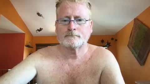 Snapshot of tomascausa chatting on September 23, 2025, 6:11 pm Hola online show from September 23, 2025, 6:11 pm