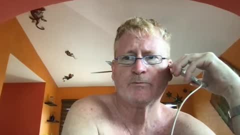 Snapshot of tomascausa chatting on September 26, 2025, 6:45 pm Hola online show from September 26, 2025, 6:45 pm