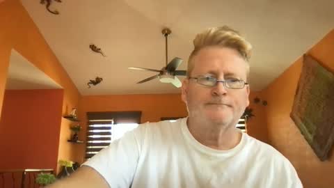 Snapshot of tomascausa chatting on March 18, 2026, 9:29 pm Hola online show from March 18, 2026, 9:29 pm