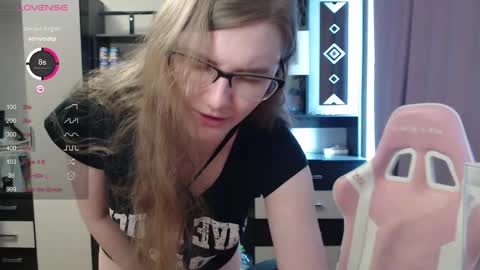 Snapshot of tomato_tease chatting on April 19, 2026, 11:31 am tomato_tease online show from April 19, 2026, 11:31 am