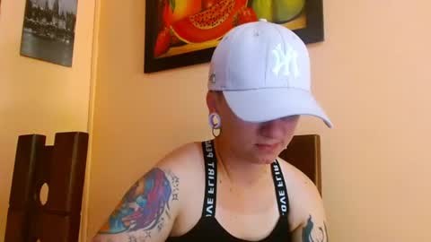 Snapshot of tomboyblue chatting on July 10, 2026, 4:20 pm Blue online show from July 10, 2026, 4:20 pm