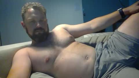 Snapshot of tombron85 chatting on April 16, 2026, 4:46 am tombron85 online show from April 16, 2026, 4:46 am