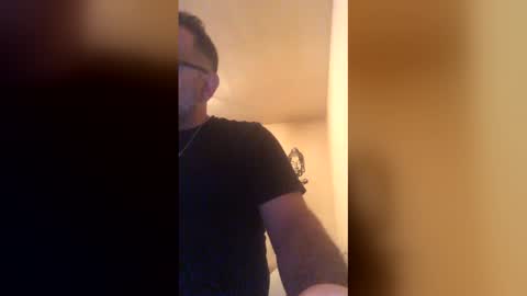 Snapshot of tomcop11111 chatting on May 12, 2026, 1:58 am tomcop11111 online show from May 12, 2026, 1:58 am