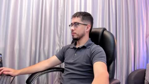 Snapshot of tommas_johnson chatting on June 8, 2026, 12:38 pm Tomas online show from June 8, 2026, 12:38 pm