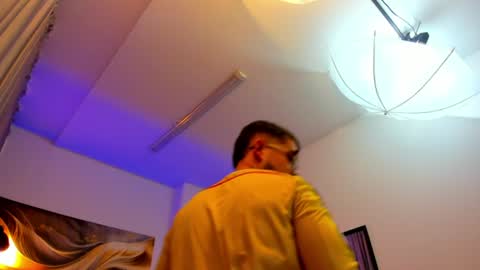Snapshot of tommas_johnson chatting on June 13, 2026, 12:03 pm Tomas online show from June 13, 2026, 12:03 pm