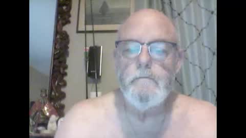 Snapshot of tommierose chatting on November 5, 2025, 11:54 am Tommie online show from November 5, 2025, 11:54 am