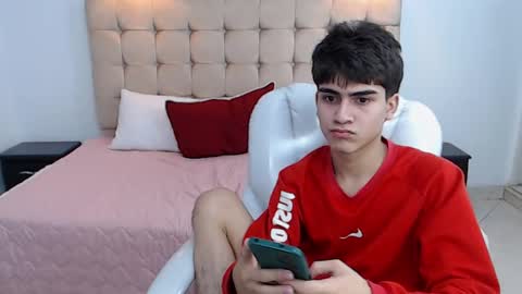 Snapshot of tommy18__ chatting on January 15, 2025, 12:15 pm Tommy online show from January 15, 2025, 12:15 pm