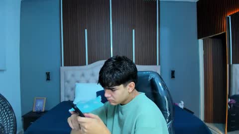 Snapshot of tommy18__ chatting on October 19, 2025, 3:18 am Tommy online show from October 19, 2025, 3:18 am