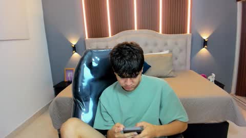 Snapshot of tommy18__ chatting on November 30, 2025, 3:43 am Tommy online show from November 30, 2025, 3:43 am