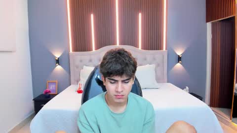 Tommy  online show from February 5, 2026, 3:33 am