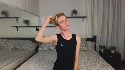 Snapshot of tommy18xxx chatting on September 11, 2025, 3:12 pm Tommy online show from September 11, 2025, 3:12 pm