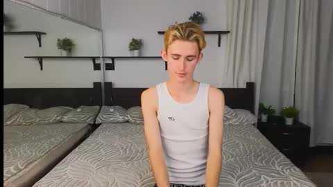 Snapshot of tommy18xxx chatting on September 23, 2025, 6:00 pm Tommy online show from September 23, 2025, 6:00 pm