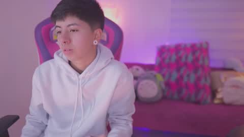 Snapshot of tommy_blue1 chatting on November 10, 2025, 12:37 pm Blue online show from November 10, 2025, 12:37 pm