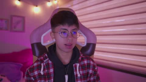 Snapshot of tommy_blue1 chatting on May 27, 2026, 1:30 pm Blue online show from May 27, 2026, 1:30 pm