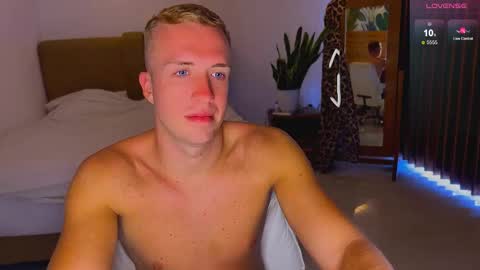 Snapshot of tommy_cumfinger chatting on December 4, 2025, 4:44 am Tommy online show from December 4, 2025, 4:44 am