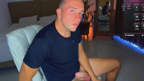 Snapshot of tommy_cumfinger chatting on March 16, 2026, 5:44 am Tommy online show from March 16, 2026, 5:44 am