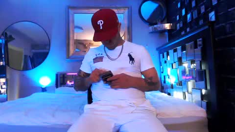 Snapshot of tommy_knuckles chatting on May 16, 2026, 12:59 pm Tommy online show from May 16, 2026, 12:59 pm