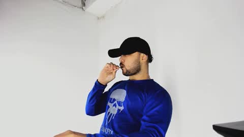 Snapshot of tommy_sccott chatting on November 5, 2025, 9:59 pm tommy_sccott online show from November 5, 2025, 9:59 pm