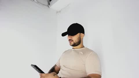 Snapshot of tommy_sccott chatting on November 8, 2025, 9:24 pm tommy_sccott online show from November 8, 2025, 9:24 pm