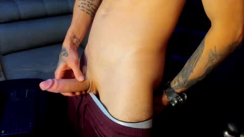 Snapshot of tommy_slater chatting on January 16, 2025, 8:57 pm Tommy Slater online show from January 16, 2025, 8:57 pm