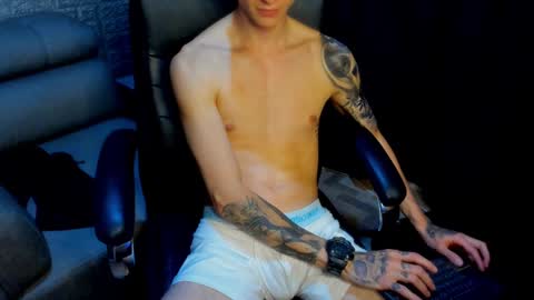 Snapshot of tommy_slater chatting on February 24, 2025, 11:41 pm Tommy Slater online show from February 24, 2025, 11:41 pm