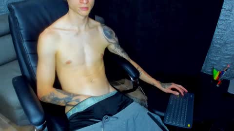 Snapshot of tommy_slater chatting on March 4, 2025, 12:50 am Tommy Slater online show from March 4, 2025, 12:50 am