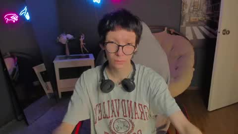 tommy_stars online show from April 29, 2026, 10:19 am