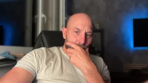 Thomas Fit online show from July 8, 2026, 9:41 pm